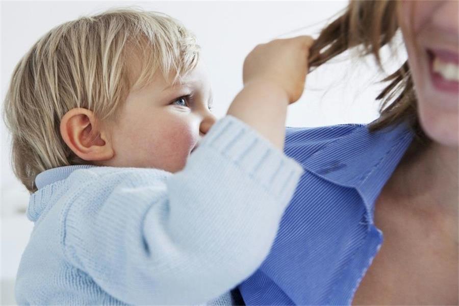 家里有个喷火娃,家里有火娃