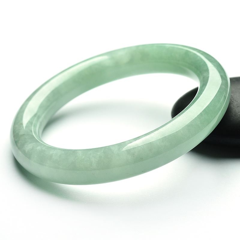 豆种飘花翡翠属于什么档次,豆种翡翠和糯种翡翠的区别