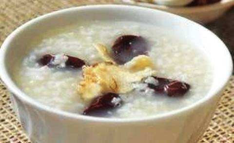 如何拯救产后脱发看下这四招,脱发食疗与用药怎样防止脱发加重