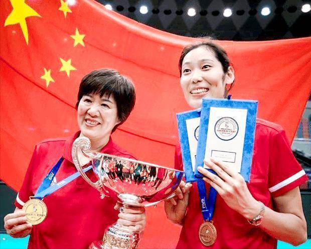 郎平奥运快手连线谈李盈莹,中国女排李盈莹和郎平视频