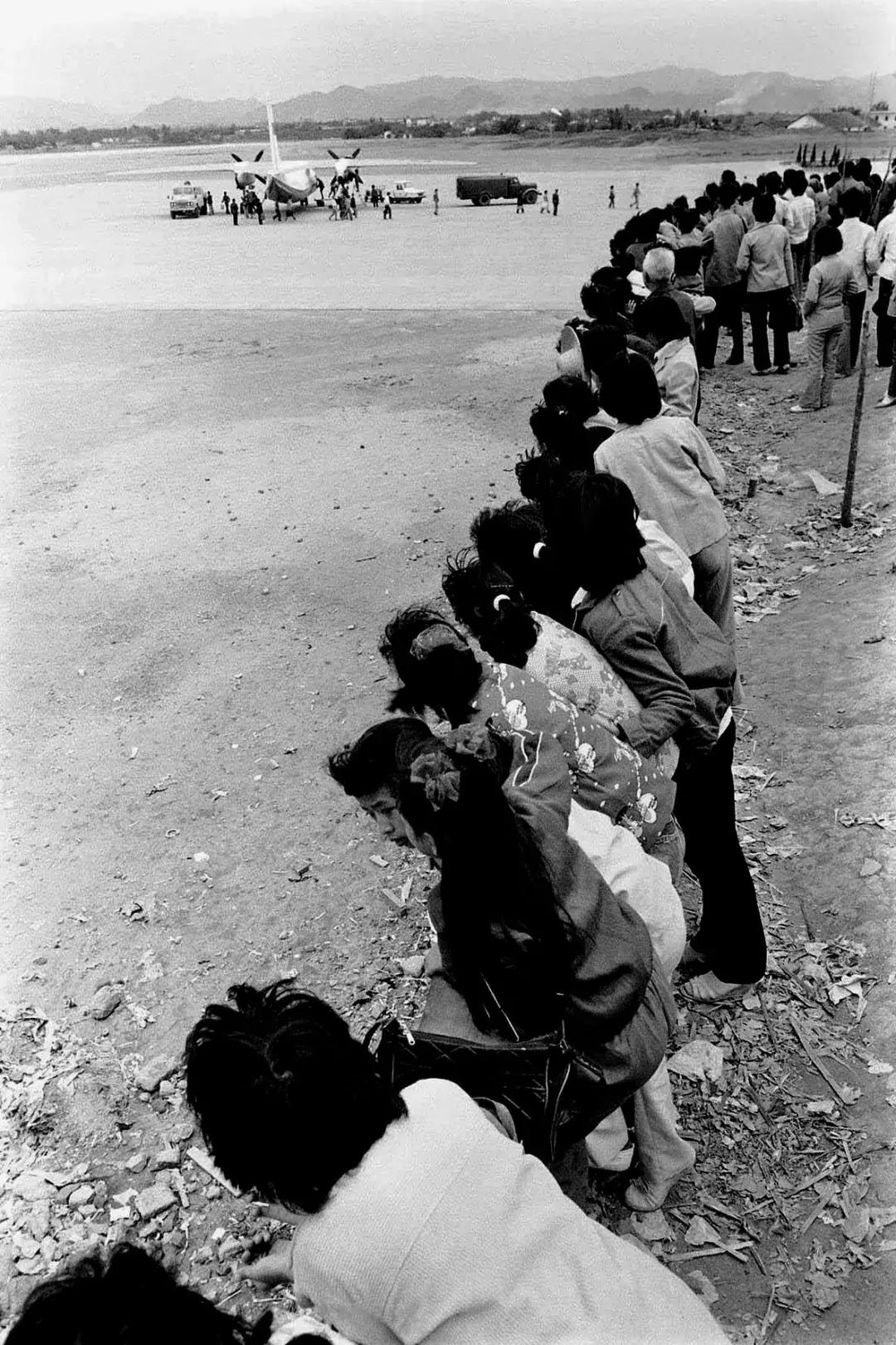 70张照片合集视频,70年衣食住行对比图