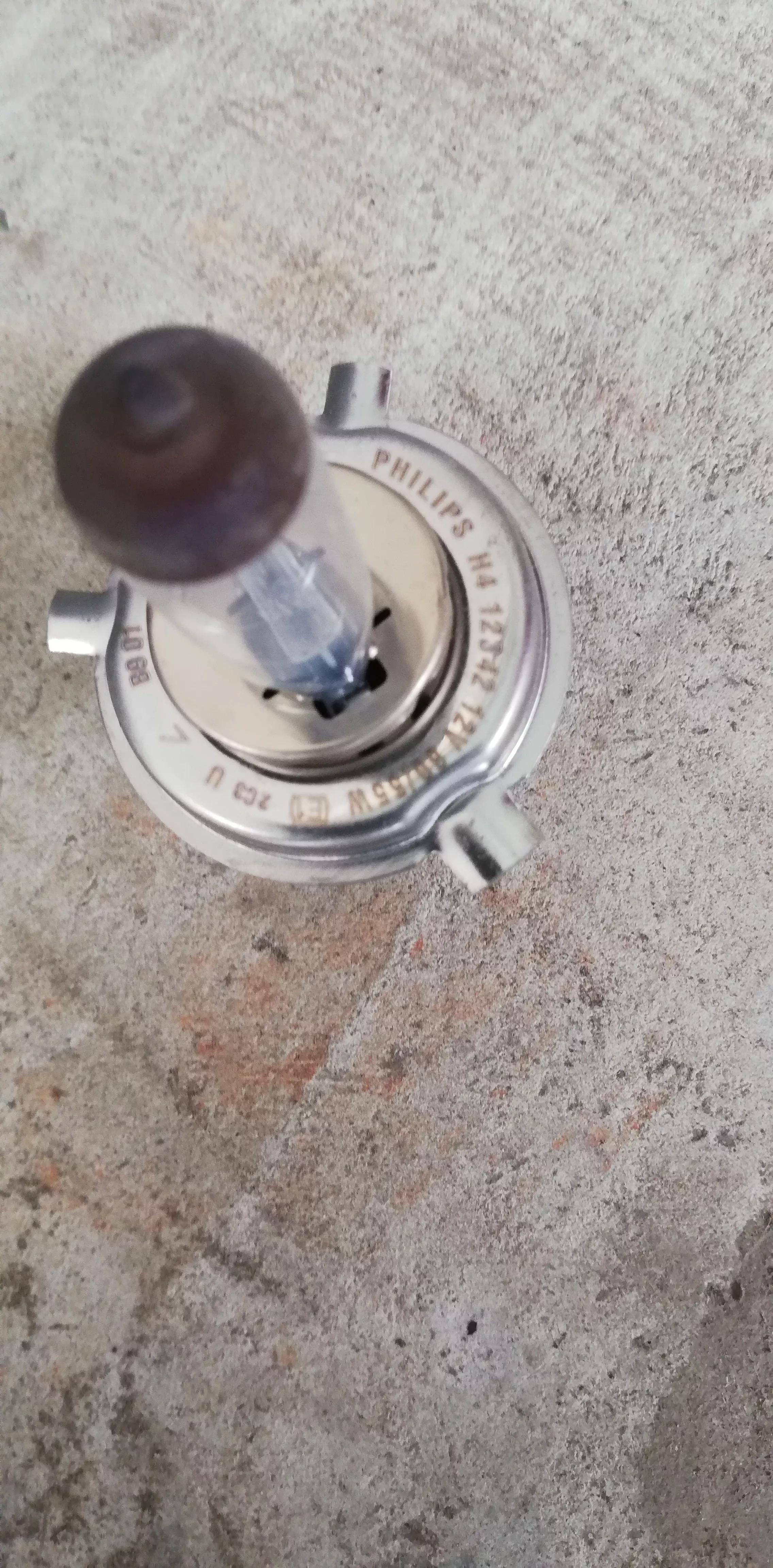 卤素灯可以改亮一点吗,卤素灯能换更大功率的吗