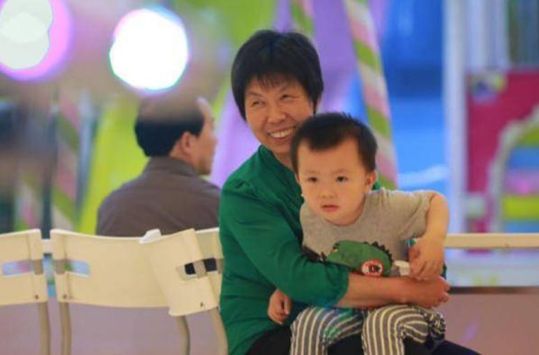 小朋友上课抖腿,孩子上课故意抖动腿怎么回事