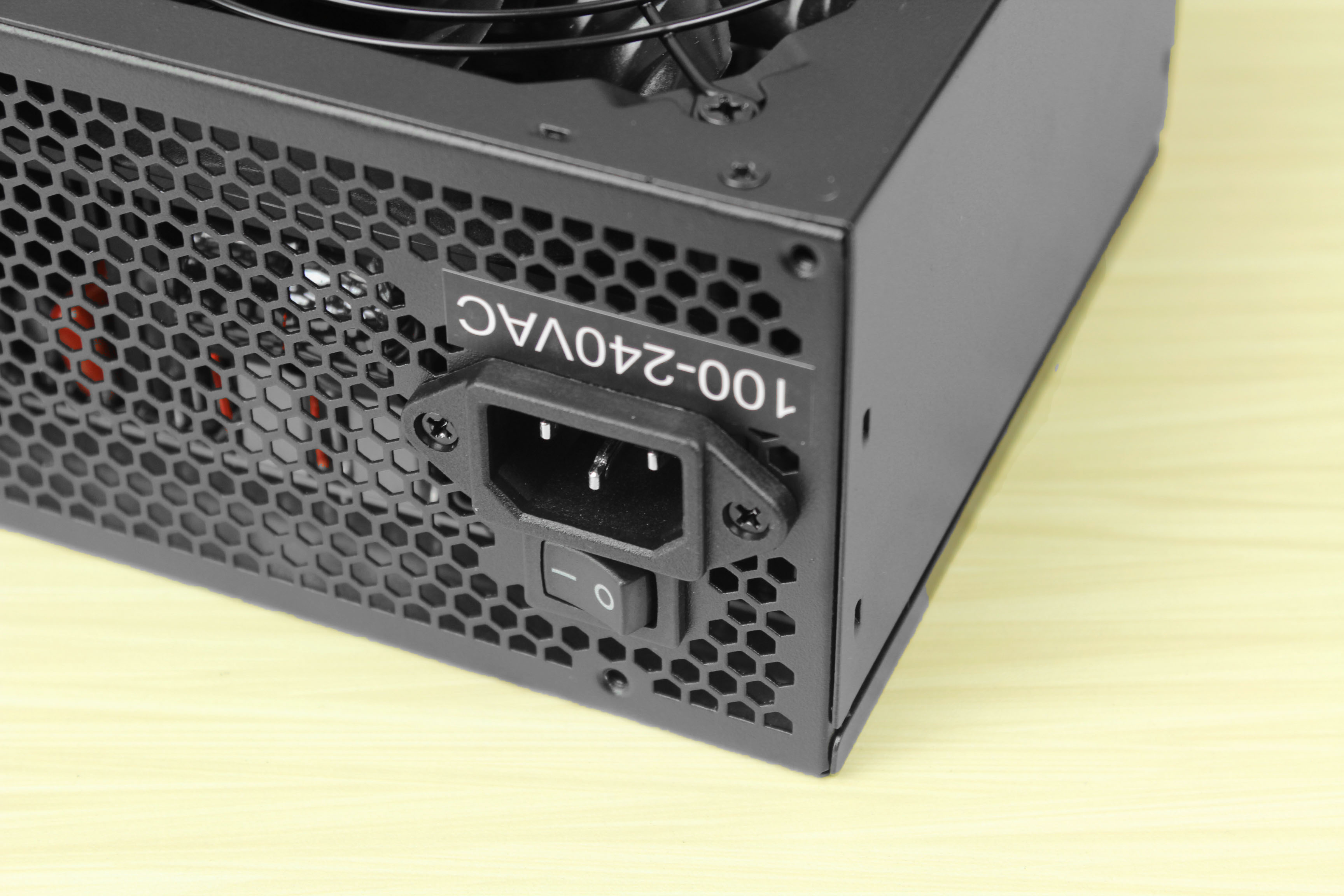 鑫谷gp700g黑金版是低端电源吗,鑫谷750w80plus靠谱吗