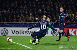 内马尔和梅西互相调侃,内马尔回应调侃梅西