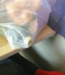 搞笑GIF：妹子，你在练什么呢，我去陪你啊