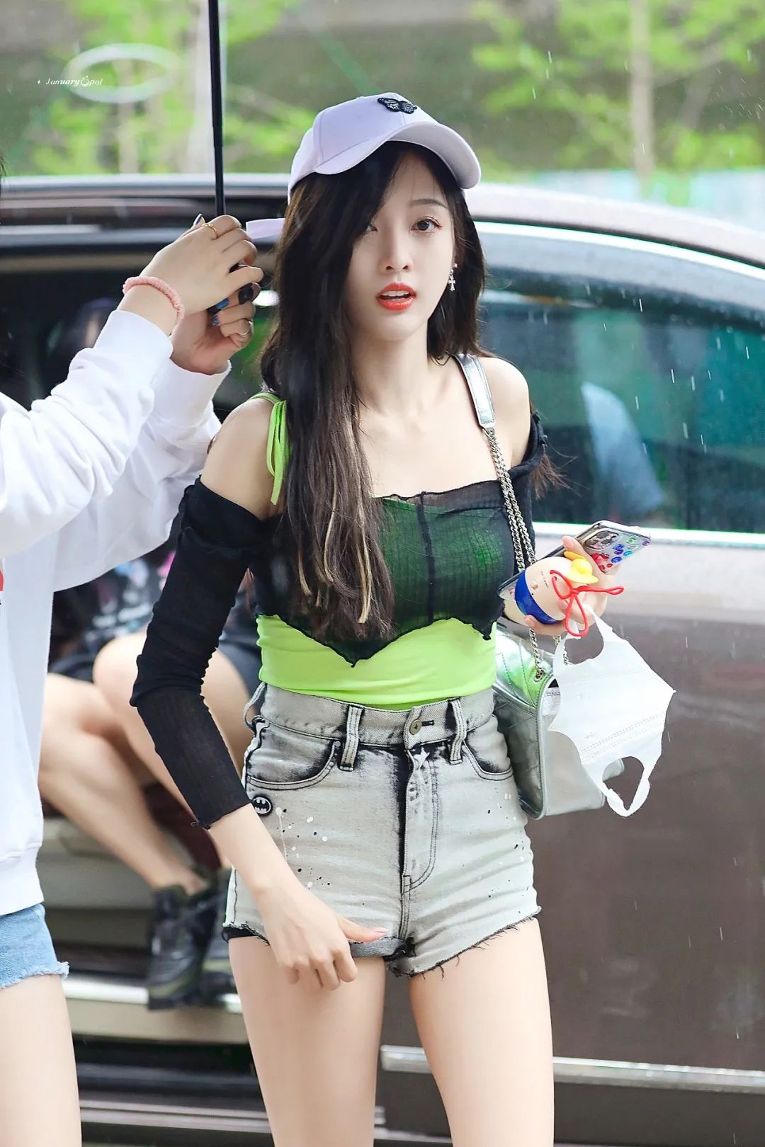 火箭少女吴宣仪穿衣搭配,吴宣仪穿衣风格有多土