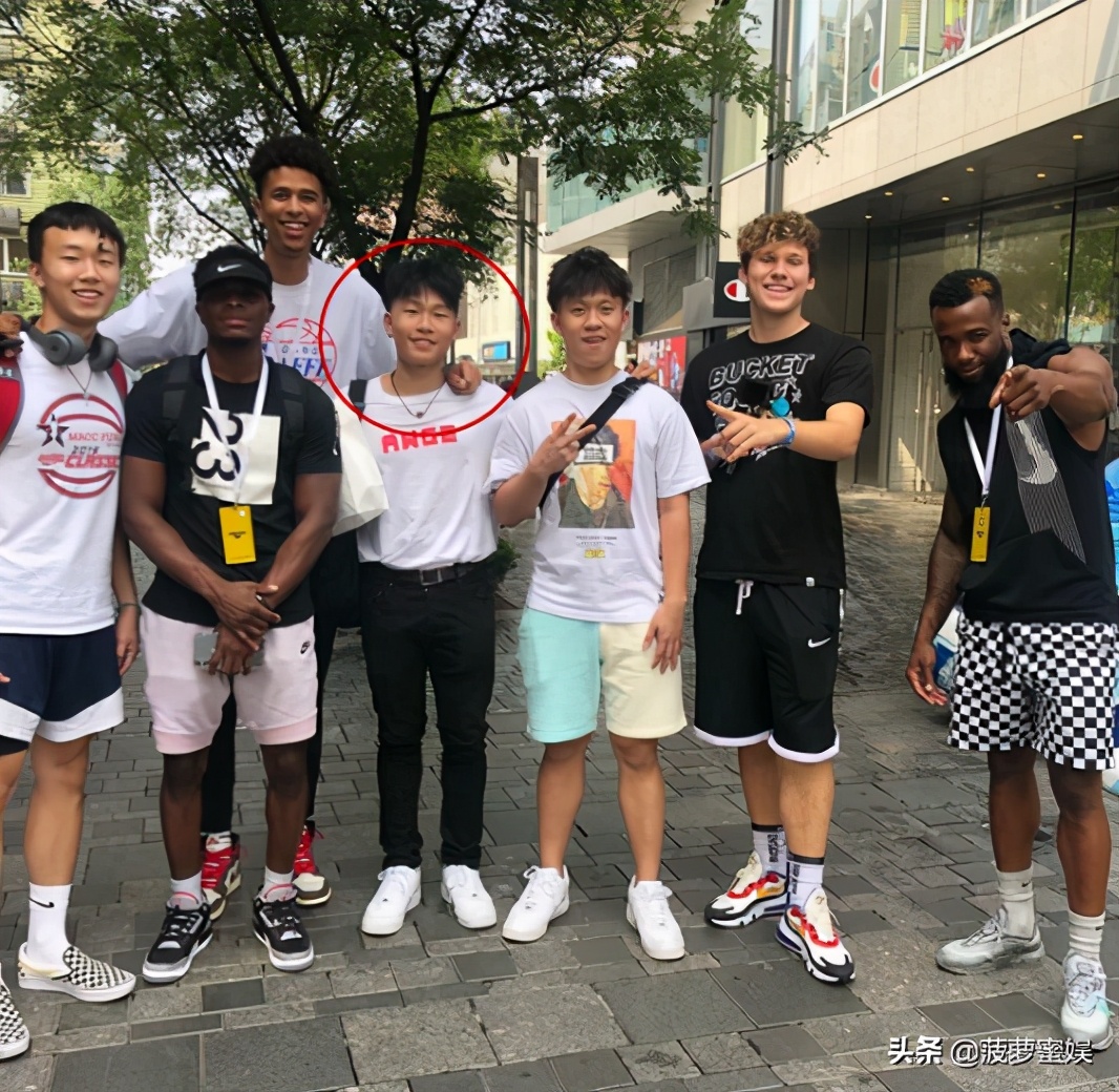 陈坤16岁儿子生活照曝光外形硬朗,陈坤23岁到48岁颜值变化