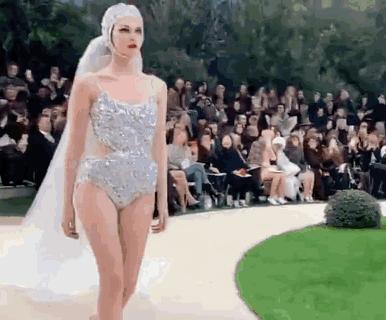 纽约秀场michaelkors,纽约时装周走秀视频女子