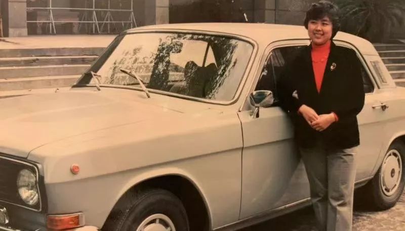 都说时尚是十年一轮回,不得不说时尚真是个轮回