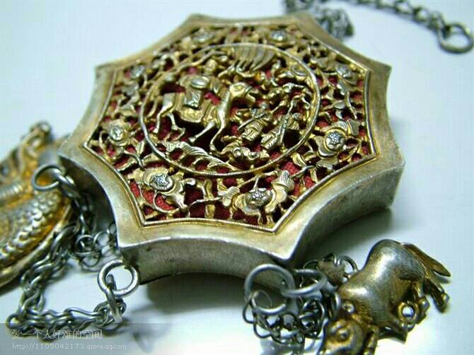 长命锁护身符对宝宝有什么好处,银手镯护身符长命锁红绳的意义