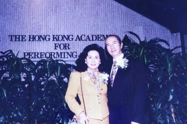 何鸿燊的传奇情史,和5个女人纠缠79年之久,风流半生却无一真爱