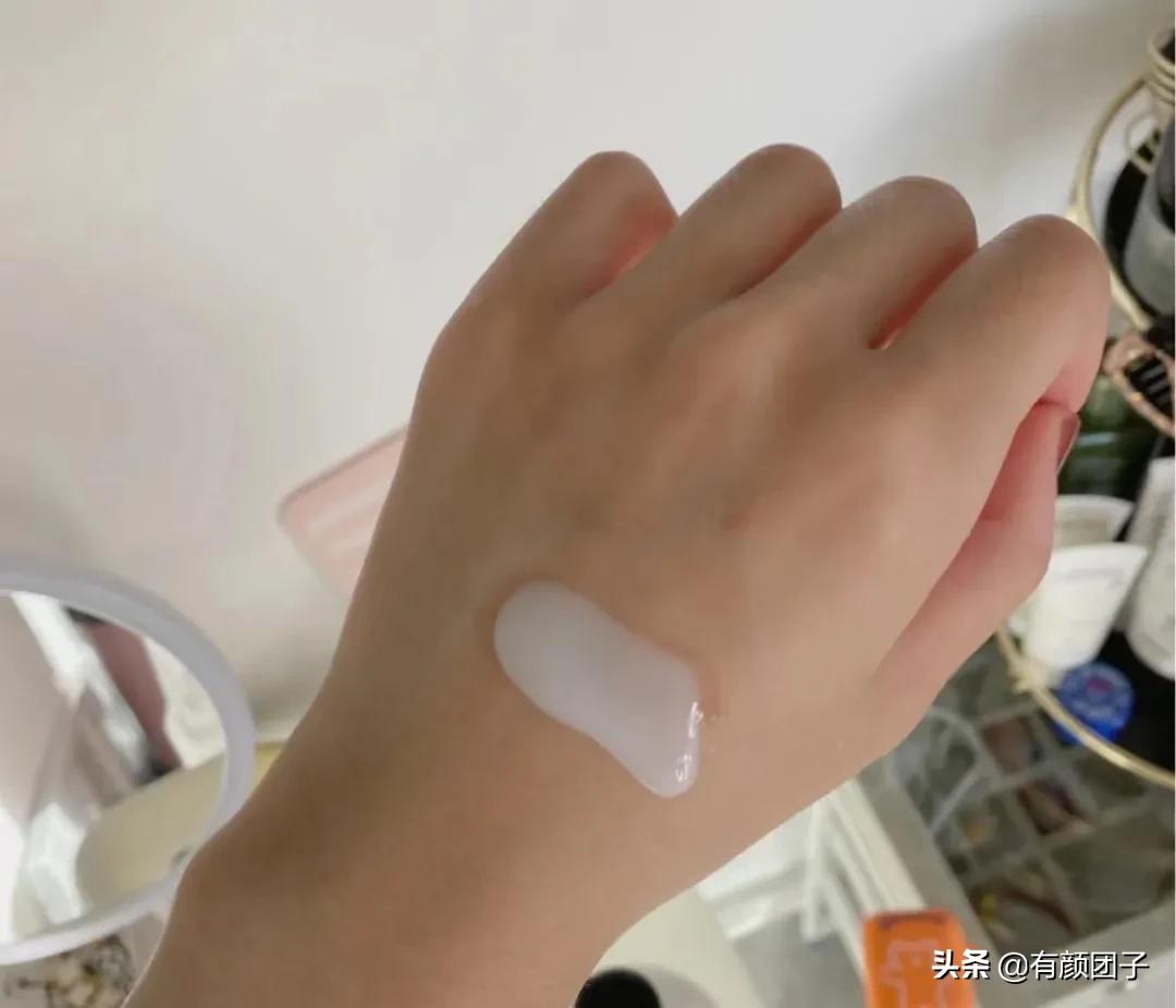 让皮肤变白的左颜右色身体乳,哪种身体乳用了皮肤比较嫩