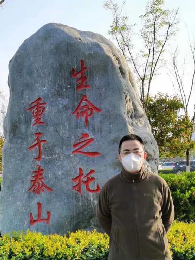 致敬2020每一个逆行的背影,回顾2019年消防员最美逆行背影