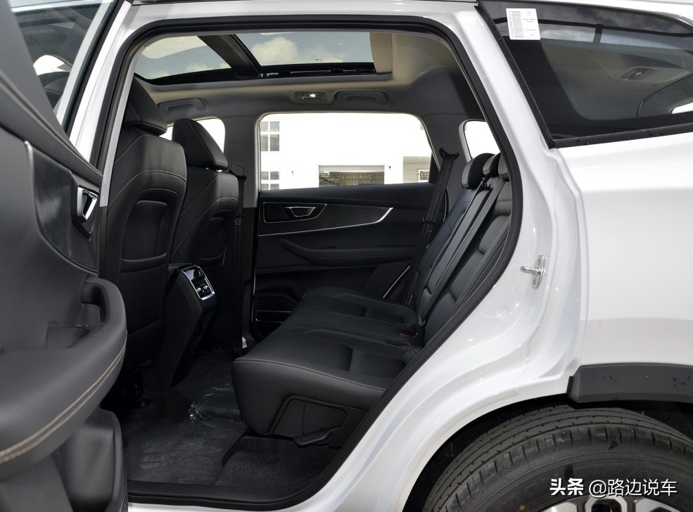 11万买奇瑞艾瑞泽8值不值,11万左右奇瑞选哪款