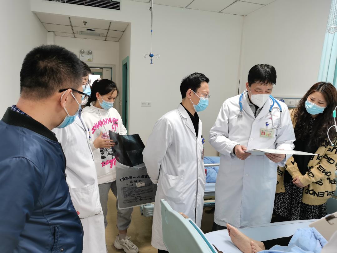 一位“天府学者”的为民情怀——记广元市第一人民医院心血管中心特聘主任、心脏外科顶级专家李巅远教授