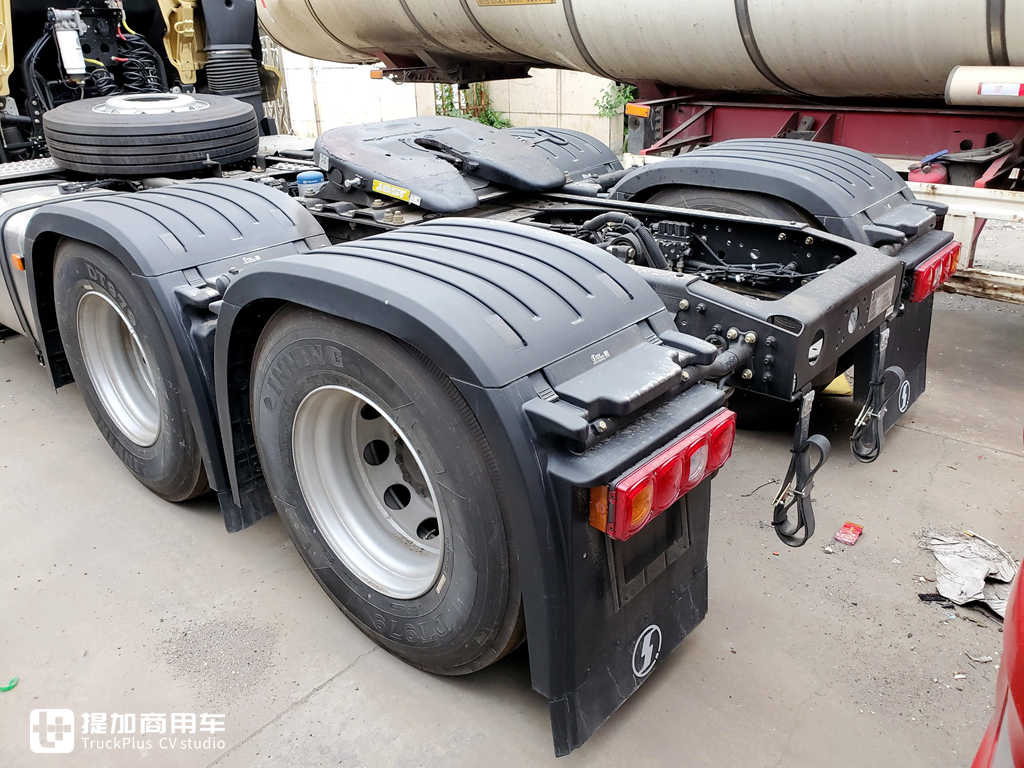 德龙新m3000矮顶牵引车感受,前脸加长改装