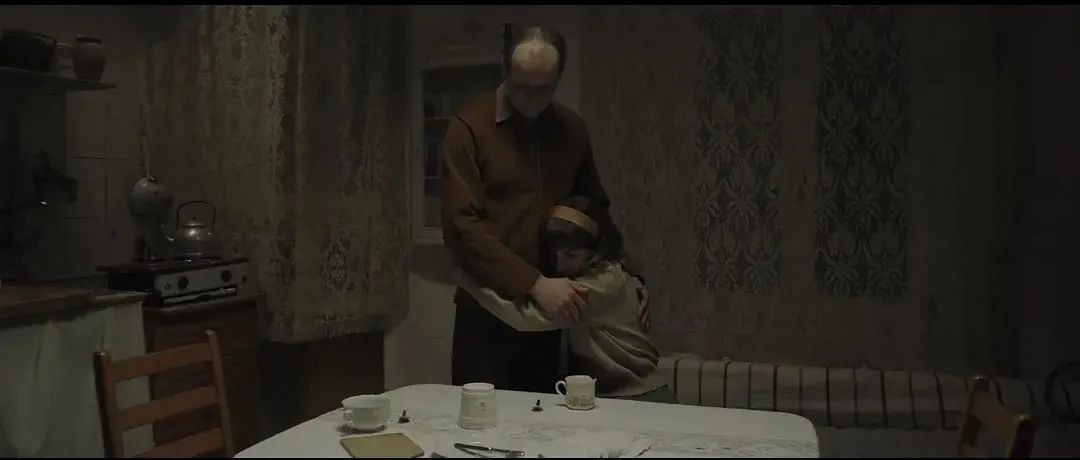 性感女神又演了一部姬片，挑战恋爱禁忌