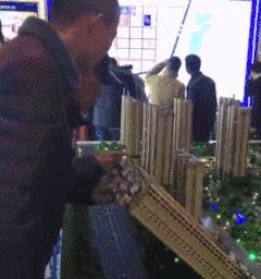 搞笑GIF段子：.我的小萝莉呢？你还我的小萝莉