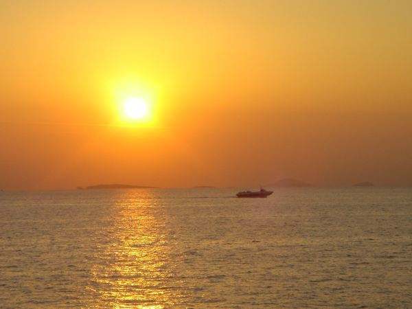 惠州双月湾网红无边际游泳池,惠州大亚湾泡泡海岸