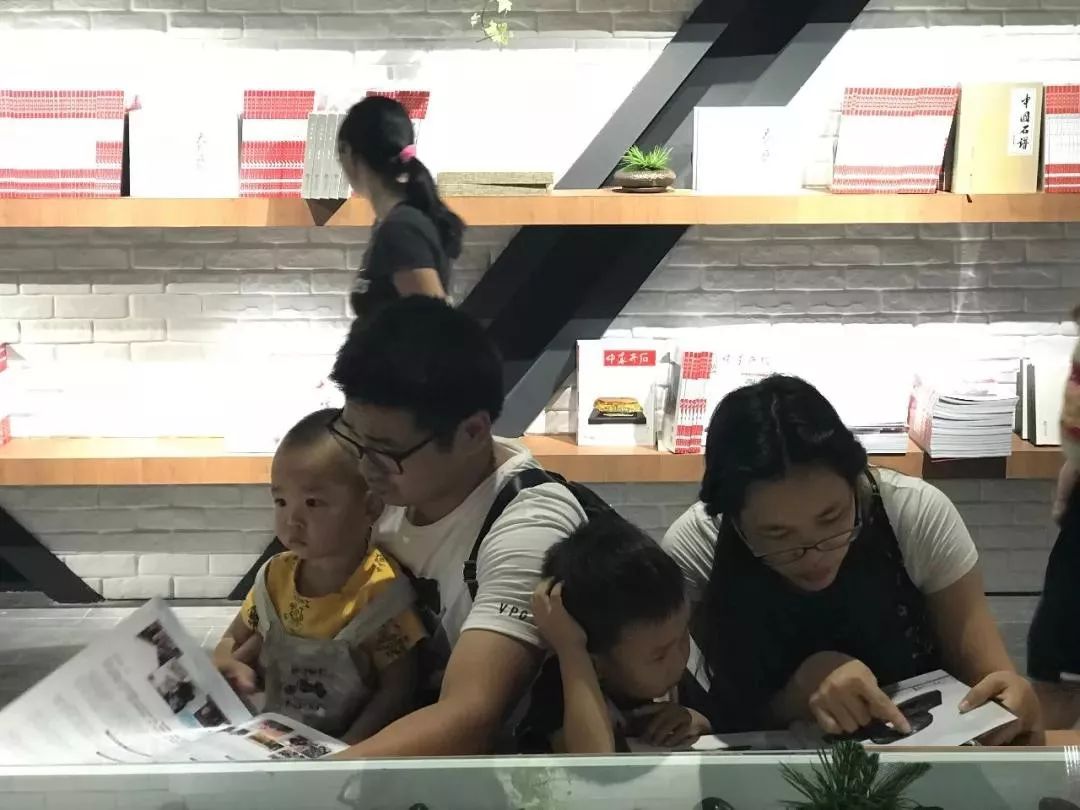 深圳红立方奇石展馆——城市中的一片自然