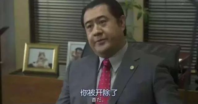 李佳琦被“女助理”给坑惨了：爱占便宜的年轻人，真的很掉价