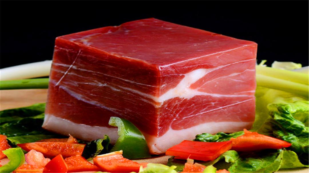 500块钱一整只宣威火腿，每一口都是不同的味道，吃着太过瘾了