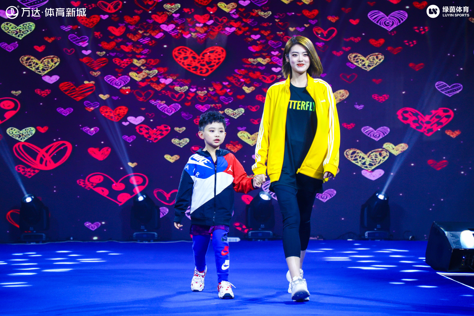 万达广场表演直播,万达燃动全城