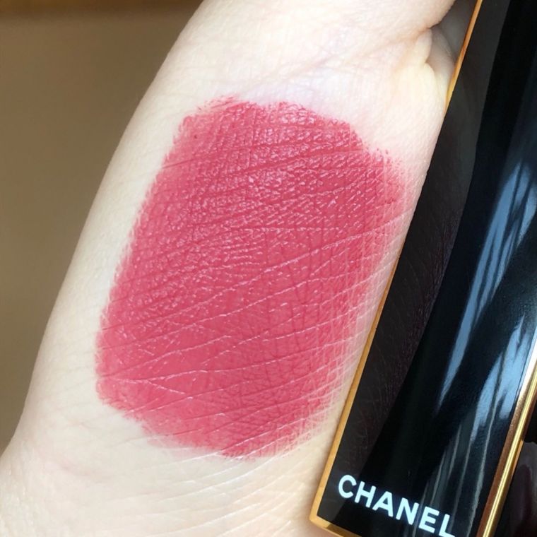 李佳琦推荐，大牌口红最值得购买的豆沙色！你有没有？