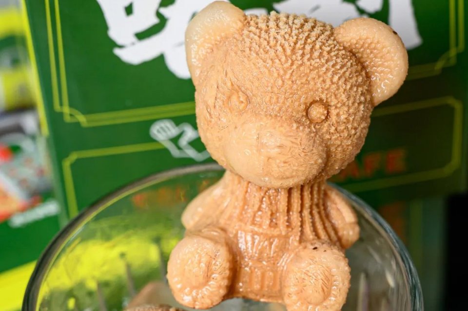 使徒行者同款冰室，现点现拉港奶，先抽盲盒才能喝