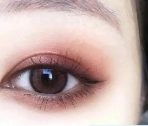 平扇形型双眼皮适合什么脸型,新月型双眼皮适合什么脸型的人