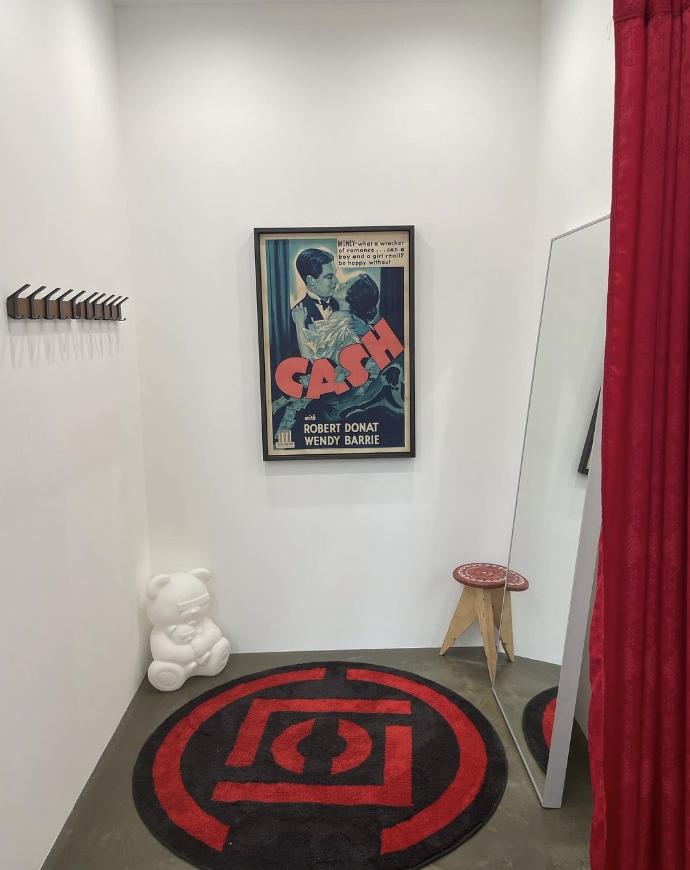 陈冠希一家穿亲子装合影,陈冠希光棍节晒全家照