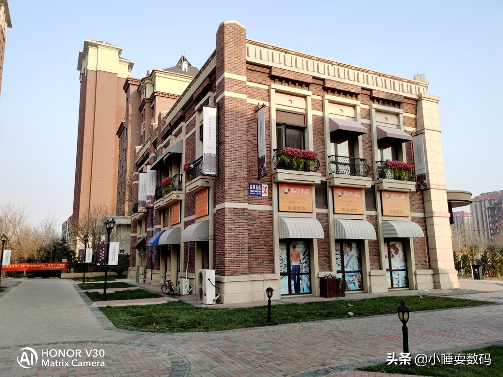 年轻人首选高性价比5g,年轻人值得买的手机中高端