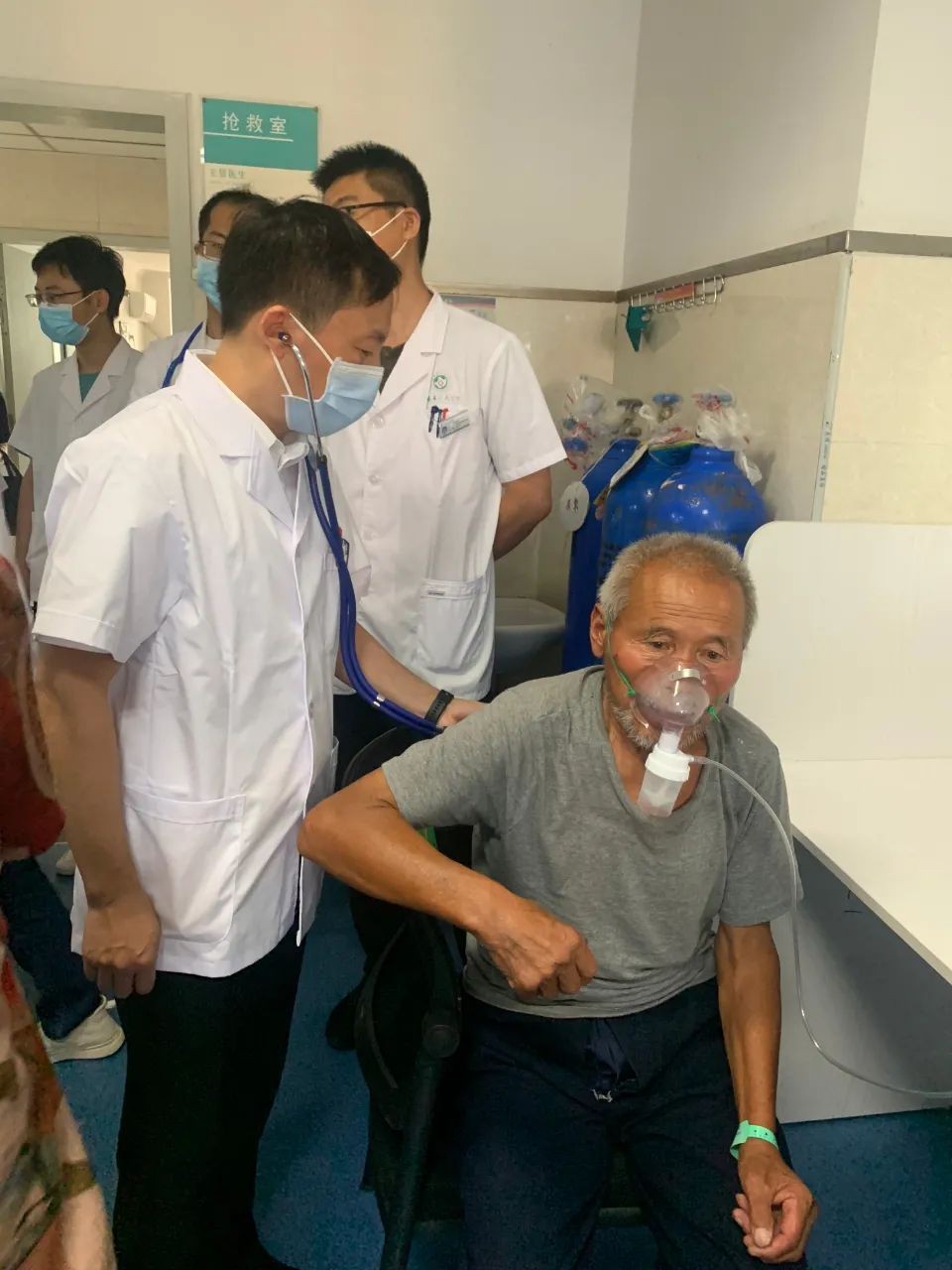 肺纹理增多增粗需做ct吗,肺纹理稀疏和纹理增粗哪种严重些