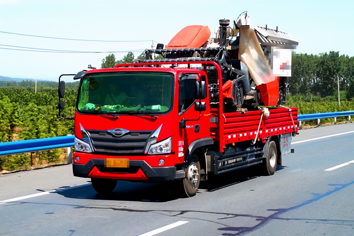 货厢更大动力更强，卧铺变双人床，领航ES5堪称麦客好伙伴