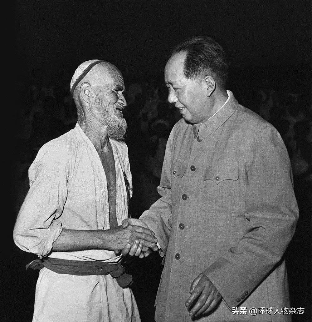 从骑毛驴见毛主席，到坐飞机开*会两**，库尔班大叔家的传奇故事正在续写……