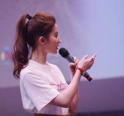 小女孩经常扎头发有危害吗,一直扎头发会造成什么严重性