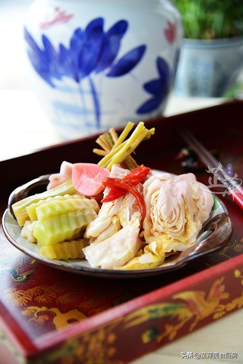 纯干货：我的6年养护经验助你成功腌制一坛可传家的四川泡菜水