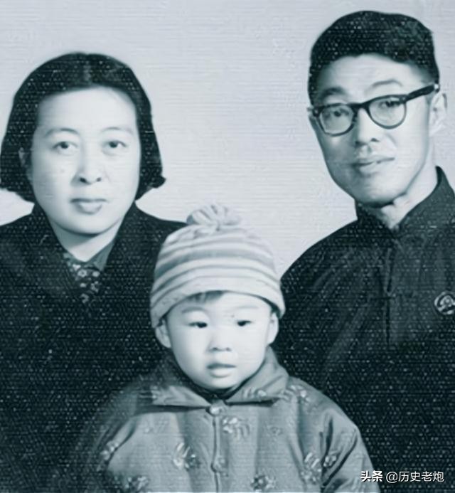 于丹被学生轰下台完整版,被学生轰下台的于丹现状如何