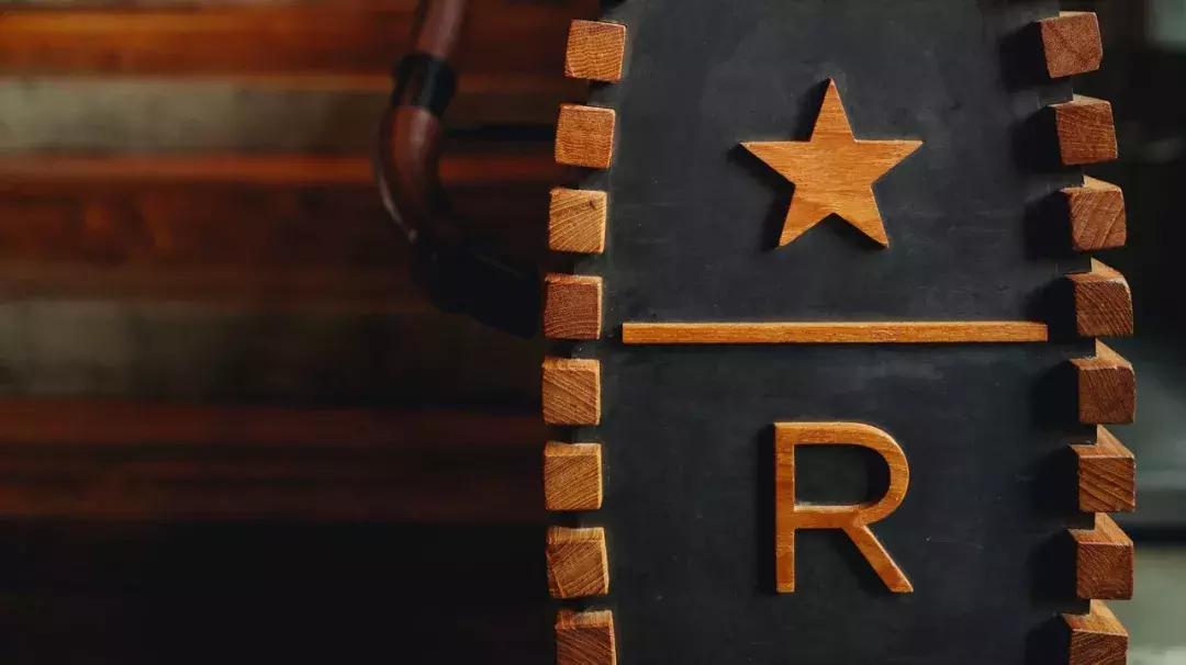 星巴克首席执行官哪里人,星巴克设计师工作室