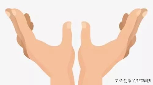 一分钟拉伸颈部瑜伽体式,改善脖子后面大包的瑜伽方法