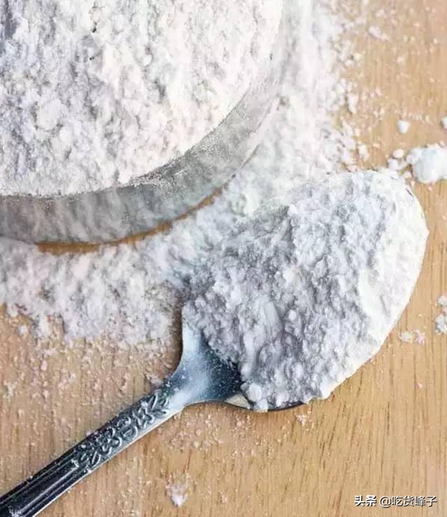 夏天面粉有虫吃了有害吗,面粉里面有了潮虫还能吃吗