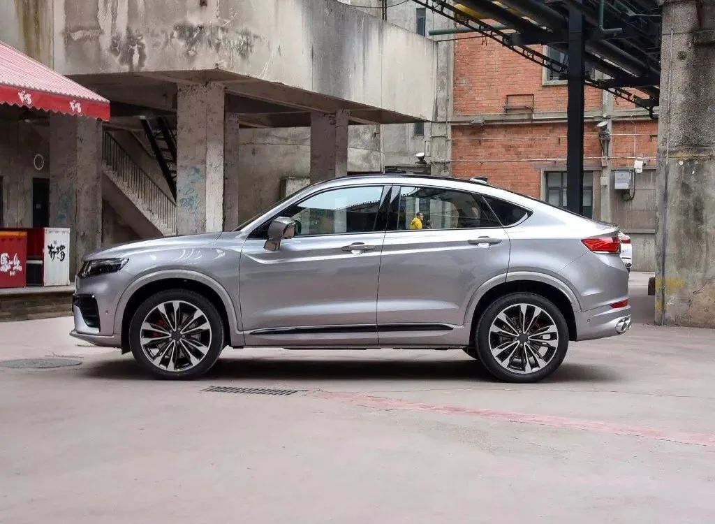 配8at的suv落地15万左右的,15万8at的suv