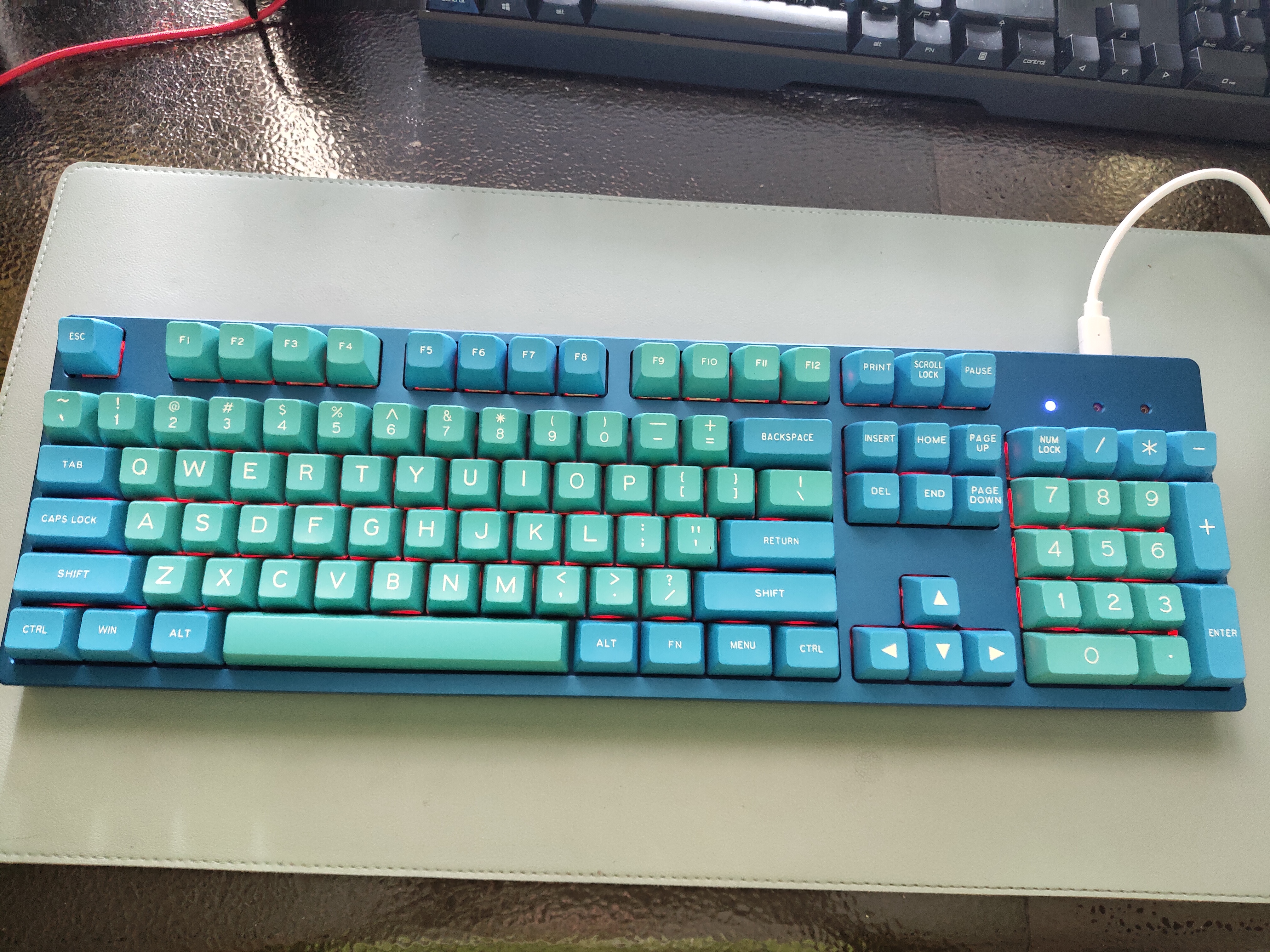 机械键盘ttc轴和樱桃轴有什么区别,樱桃键盘g80-3000s测评