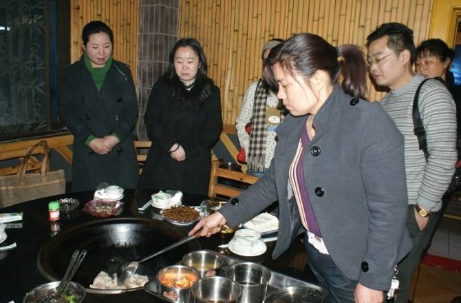 中国人愿意去日本旅游,而日本人几乎不来中国,为什么?