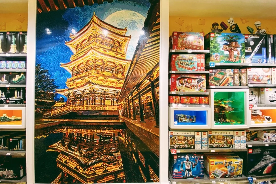 乐高西安授权专卖店曲江创意谷,西安乐高授权店乐高零件墙