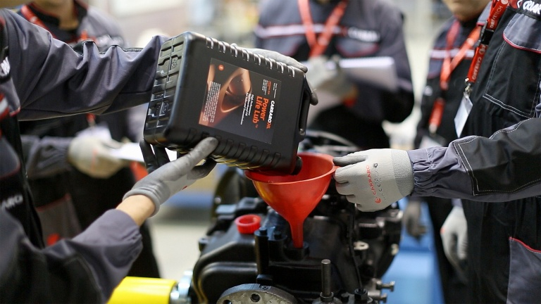 手扶拖拉机修理全套教程,拖拉机传动轴断了怎么修