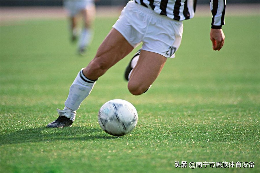 五人制足球场人造草坪铺设多少钱,笼式足球场人造草坪一般多少钱