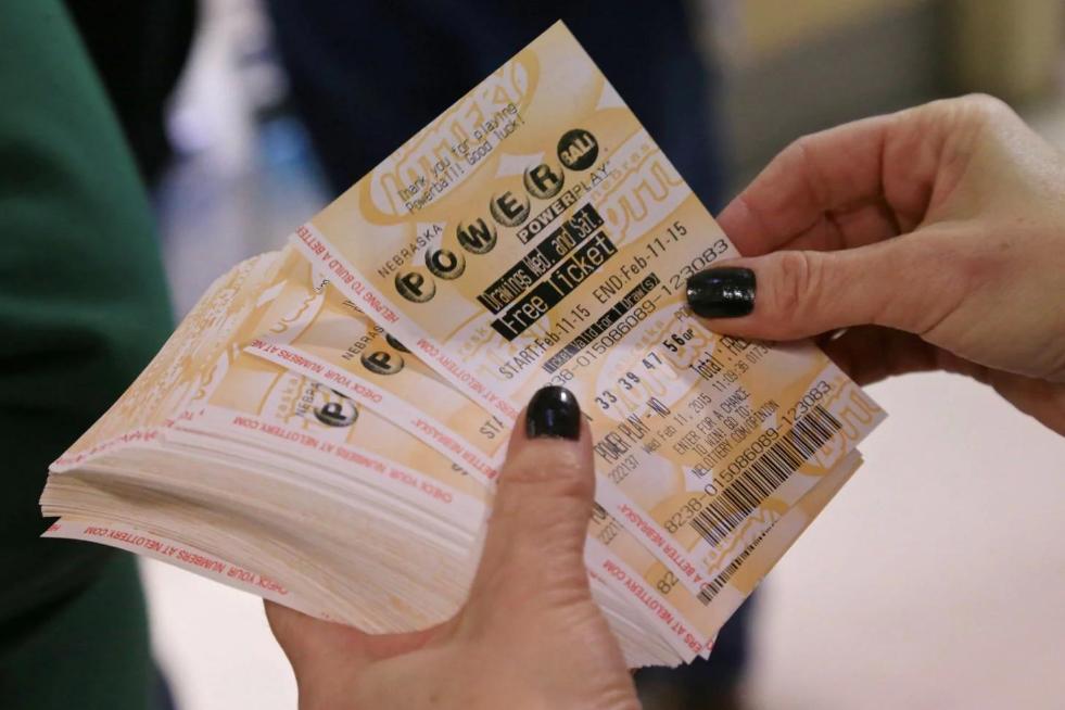 一彩民连中两次百万大奖回忆杀,彩民连中一等奖