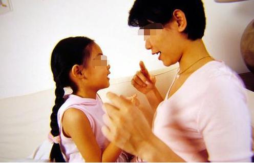 酒店隔壁房间传出“嗯哼”声，引13岁女儿好奇，妈妈的回答很机智